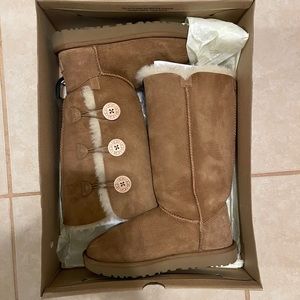 Bailey Button Uggs